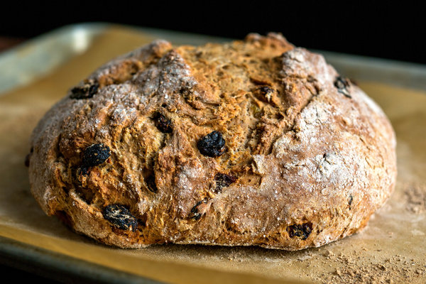 Kruh brez kvasa – recepti za peko kruha brez kvasa in brez gnetenja